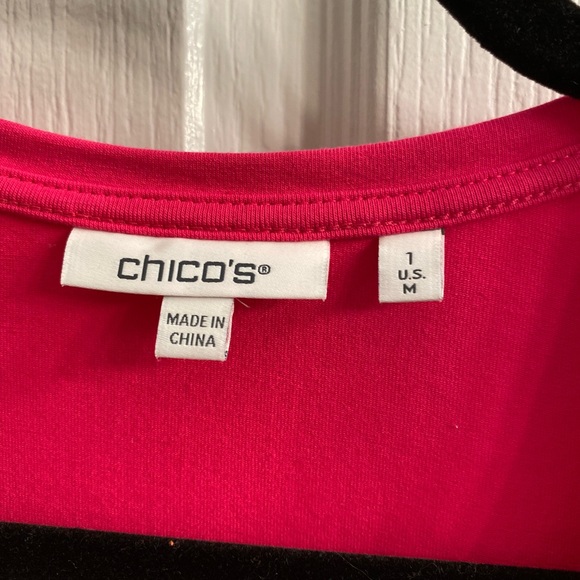 Chico's Size 1 Pink V-neck Top 3D Flowers Applique Smocked Sleeves - Picture 4 of 5